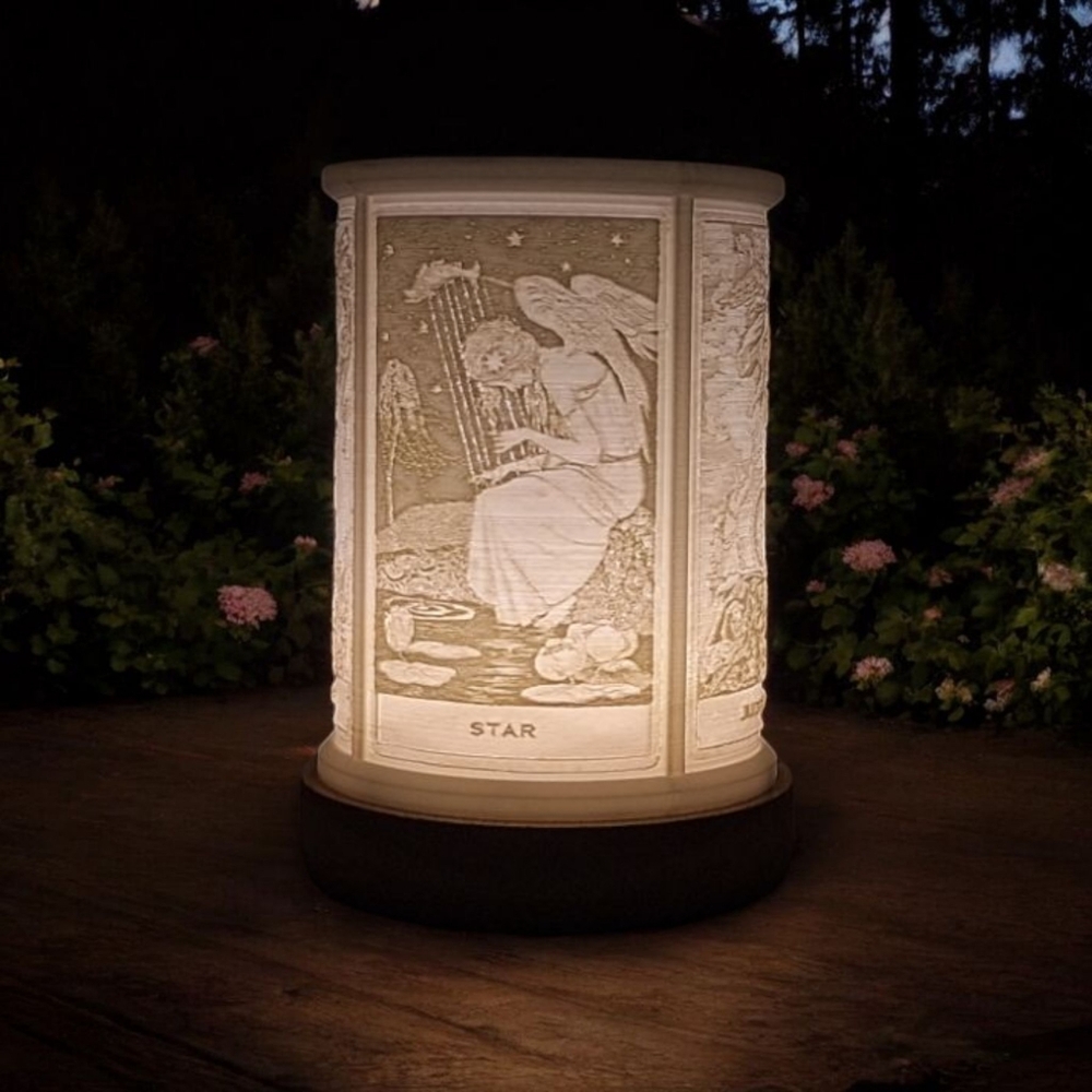 TAROT LIGHT! 4 different tarot cards around the light